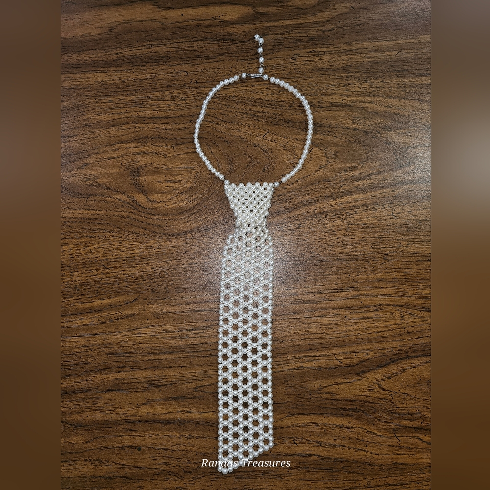 Elegant White Pearl Necklace